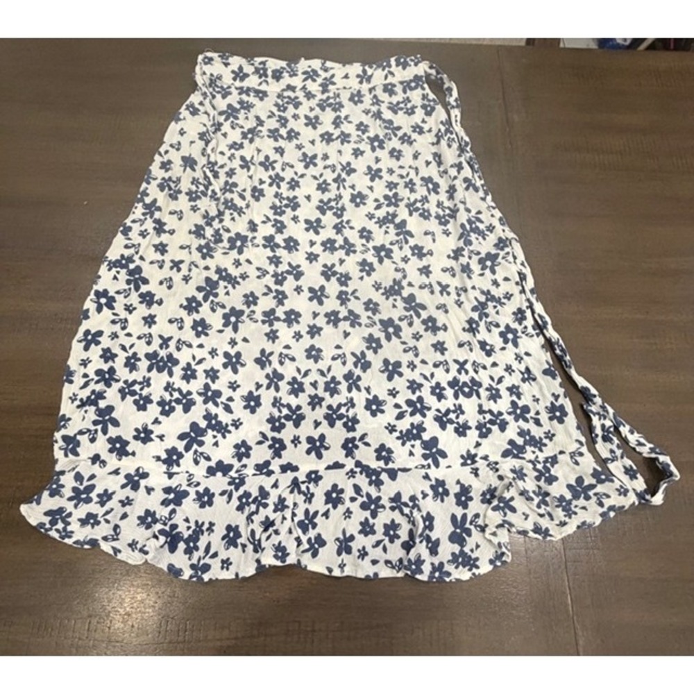 Altar'd State Floral Wrap Midi Skirt Navy White Size L Ruffle Hem Tie Waist - Picture 8 of 13